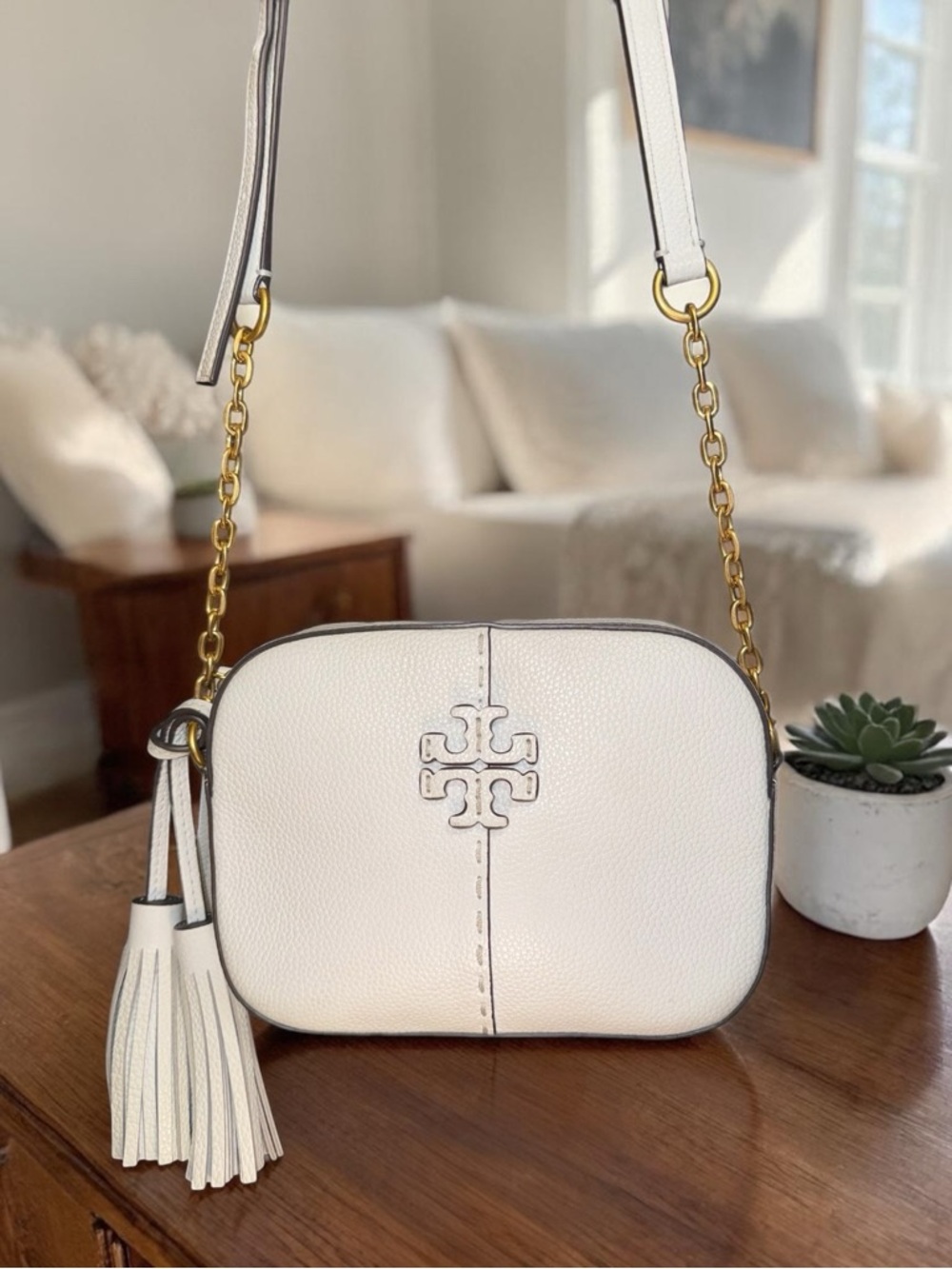 ✨🤍 Tory Burch McGraw Camera Bag White Leather Crossbody Gold Hardware EUC